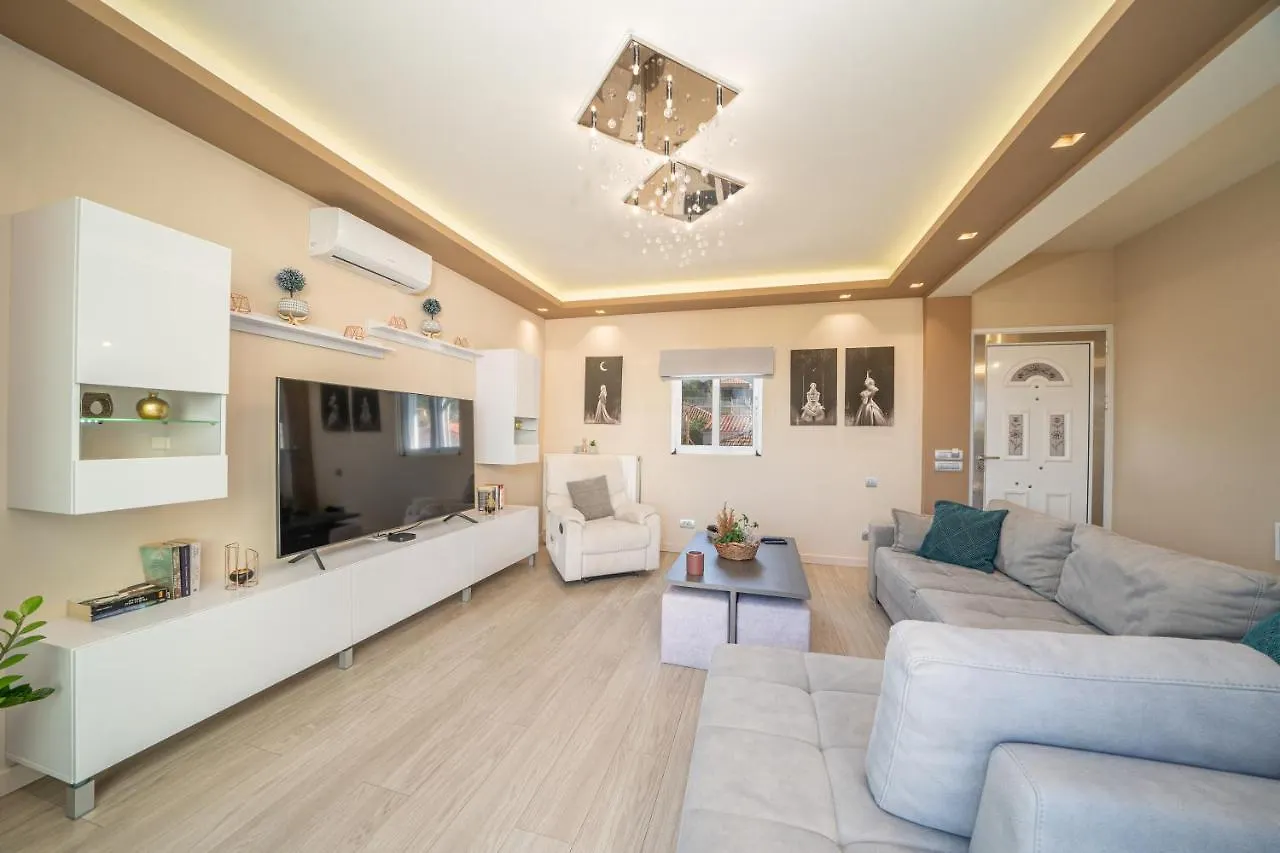 Eleni'S House Apartment Karavomylos